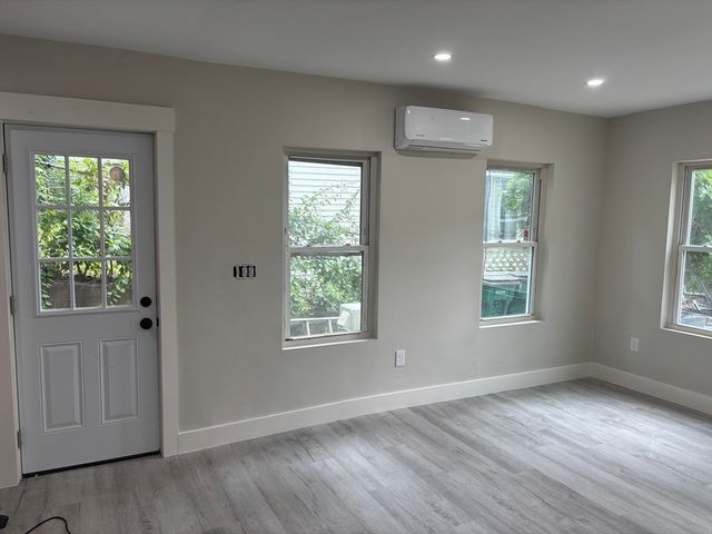 22 Pleasant St, Fitchburg, MA 01420