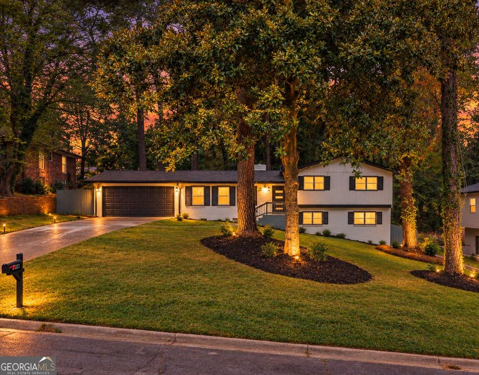 2921 Pine Valley Circle, East Point, GA 30344 — exterior