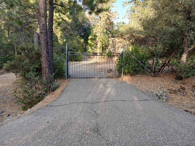 20090 N Quartz Mountain Rd, Fiddletown, CA 95629