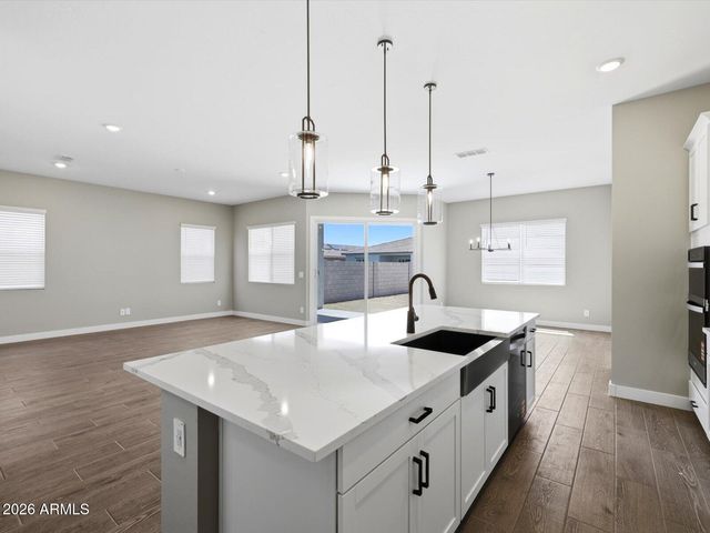 17653 W COLLEGE Drive, Goodyear, AZ 85395