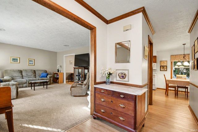 2717 Belknap Lane, Mishawaka, IN 46544