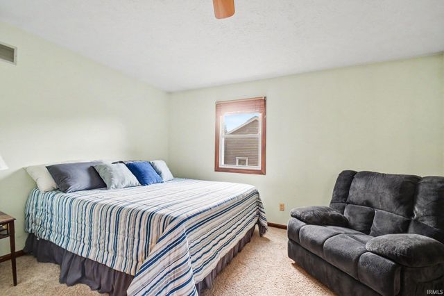 2717 Belknap Lane, Mishawaka, IN 46544