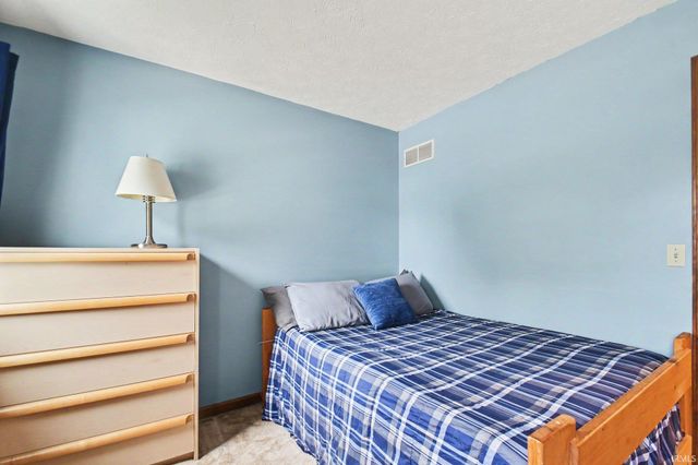 2717 Belknap Lane, Mishawaka, IN 46544