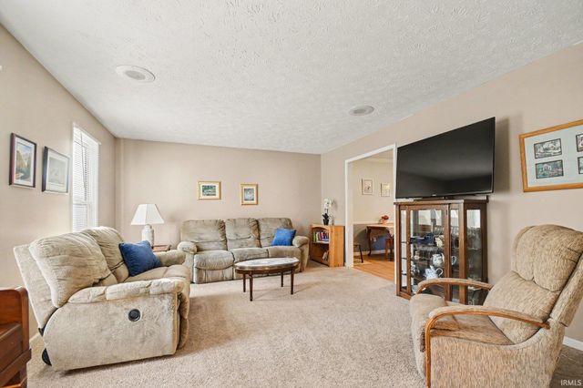 2717 Belknap Lane, Mishawaka, IN 46544