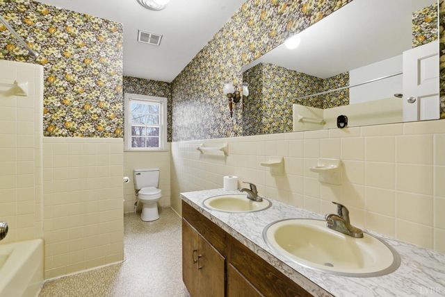 1730 Redfields Road, Appomattox, VA 24522