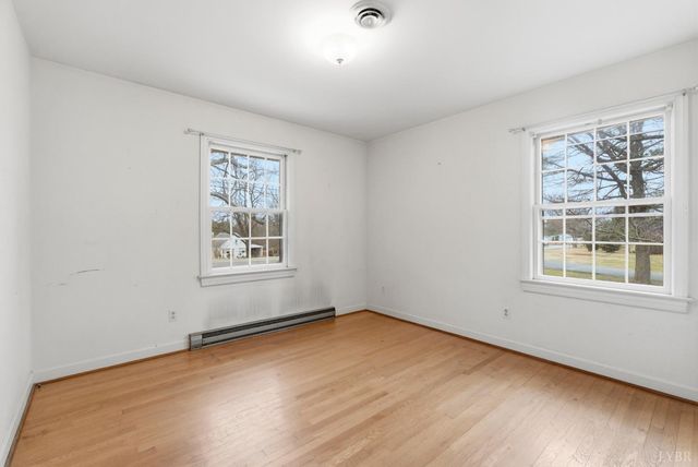 1730 Redfields Road, Appomattox, VA 24522