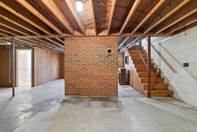 1730 Redfields Road, Appomattox, VA 24522