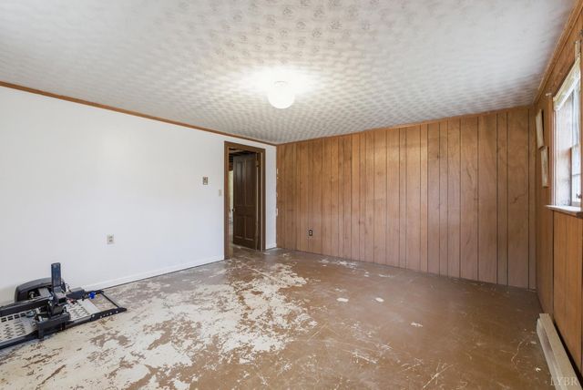 1730 Redfields Road, Appomattox, VA 24522