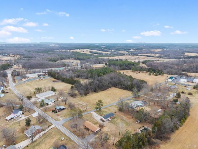 1730 Redfields Road, Appomattox, VA 24522