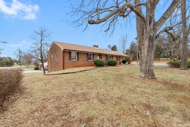 1730 Redfields Road, Appomattox, VA 24522
