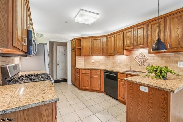 69 Turnberry Rd 2A, Little Falls Twp., NJ 07424