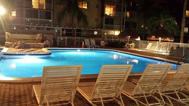 406 NW 68th Ave 317, Plantation, FL 33317