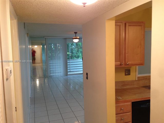 406 NW 68th Ave 317, Plantation, FL 33317