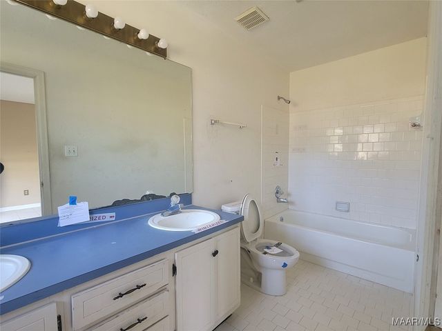 6991 Lakeview Drive, Montgomery, AL 36117