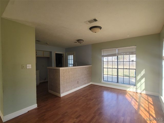 6991 Lakeview Drive, Montgomery, AL 36117