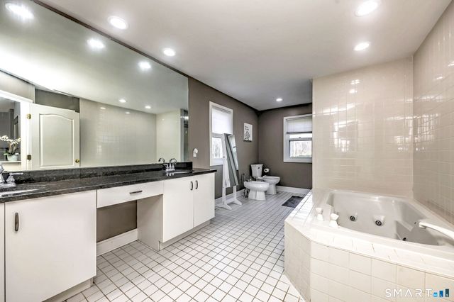 30 Stonewall Lane, Monroe, CT 06468