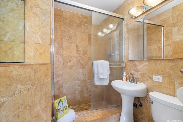 1511 Nuuanu Avenue 1223, Honolulu, HI 96817
