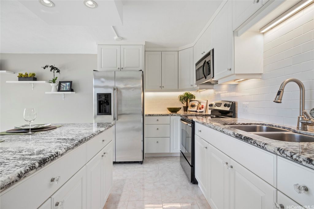 1511 Nuuanu Avenue 1223, Honolulu, HI 96817
