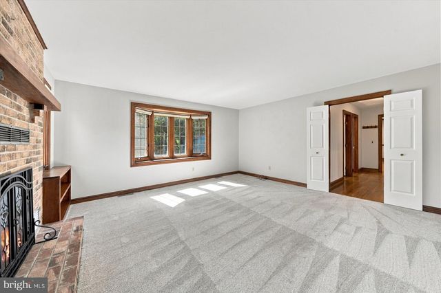 16 HILLSTREAM RD, Newark, DE 19711