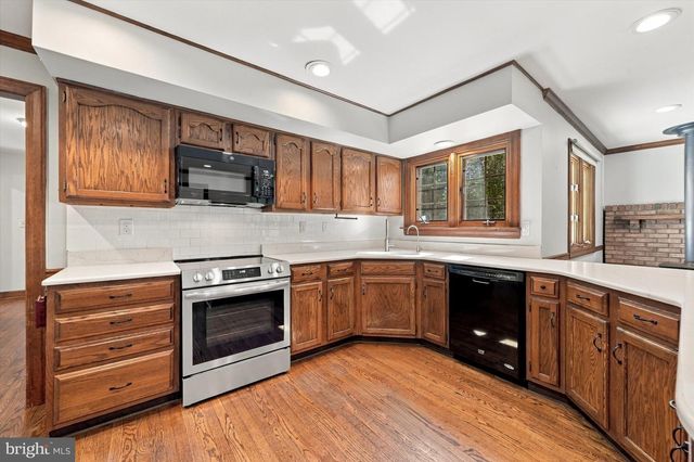 16 HILLSTREAM RD, Newark, DE 19711