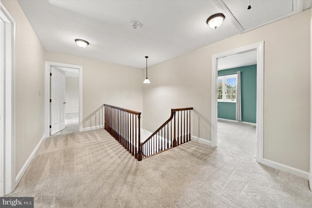 16 HILLSTREAM RD, Newark, DE 19711