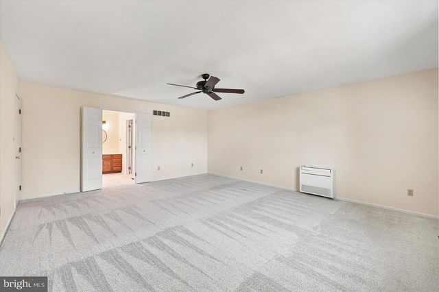 16 HILLSTREAM RD, Newark, DE 19711