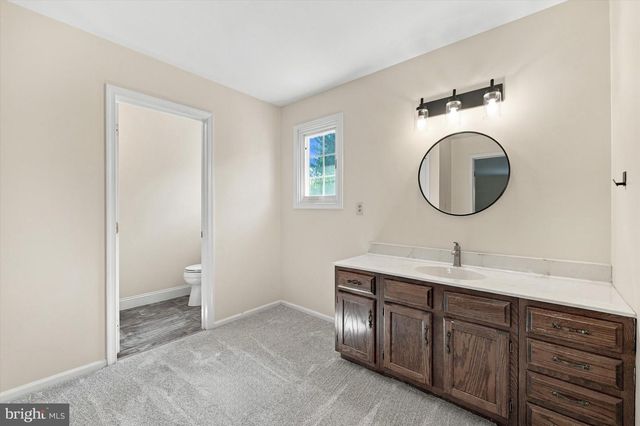 16 HILLSTREAM RD, Newark, DE 19711