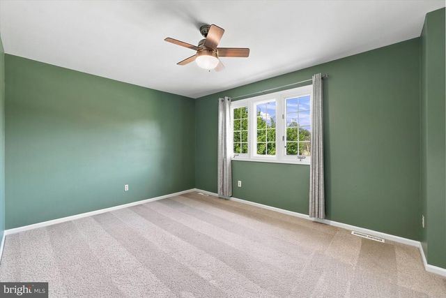 16 HILLSTREAM RD, Newark, DE 19711