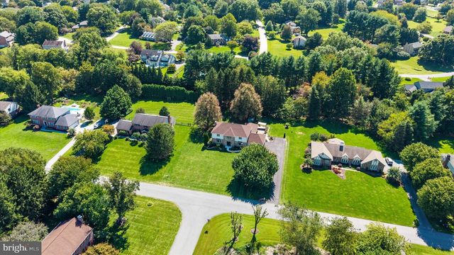16 HILLSTREAM RD, Newark, DE 19711