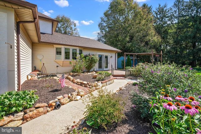 16 HILLSTREAM RD, Newark, DE 19711