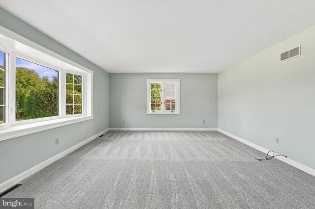 16 HILLSTREAM RD, Newark, DE 19711