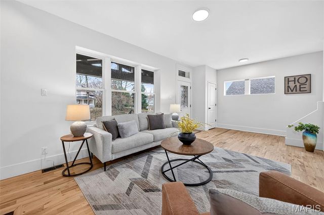 1414 McCausland Avenue, St Louis, MO 63117