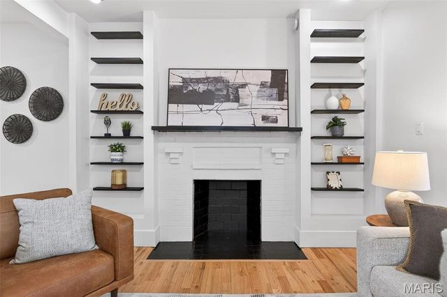 1414 McCausland Avenue, St Louis, MO 63117