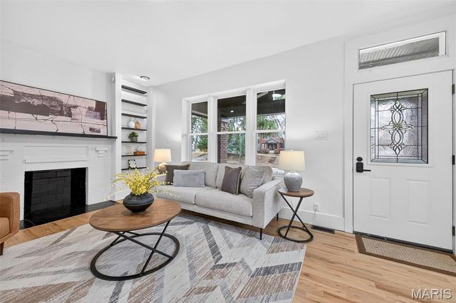 1414 McCausland Avenue, St Louis, MO 63117