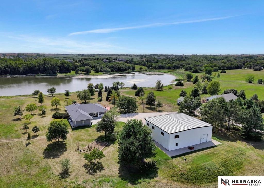 9929 Springlake North Lane, Firth, NE 68358