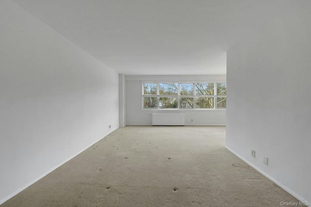 260 Garth Road 4E4, Scarsdale, NY 10583