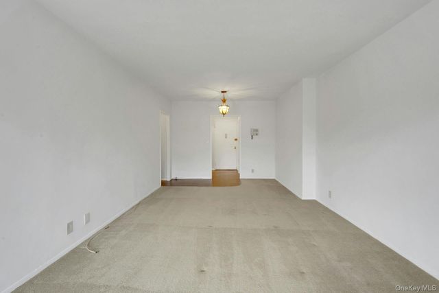 260 Garth Road 4E4, Scarsdale, NY 10583