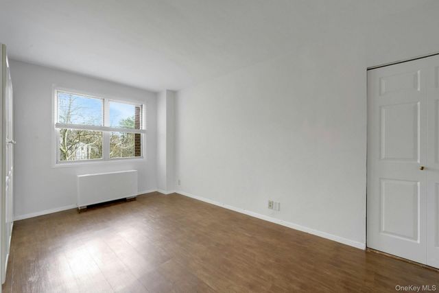 260 Garth Road 4E4, Scarsdale, NY 10583