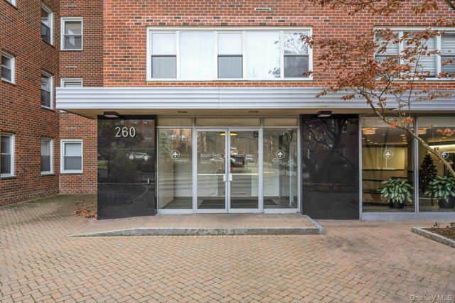 260 Garth Road 4E4, Scarsdale, NY 10583