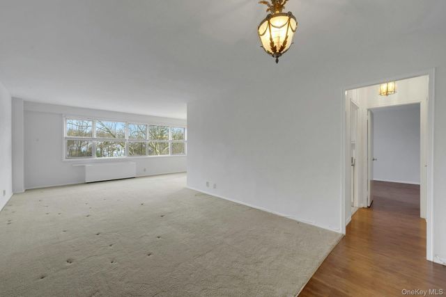 260 Garth Road 4E4, Scarsdale, NY 10583