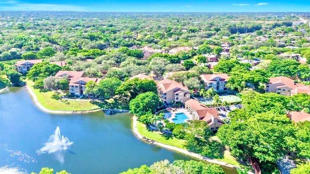 1745 Palm Cove Boulevard 3-209, Delray Beach, FL 33445