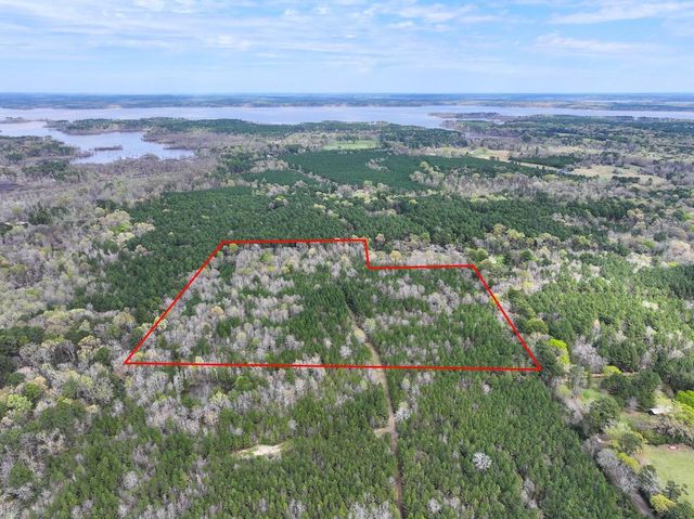 4 Eugene Walker Road, Huntington, TX 75980