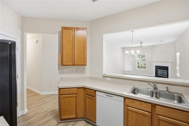 1606 Donovans Ridge, Kennesaw, GA 30152