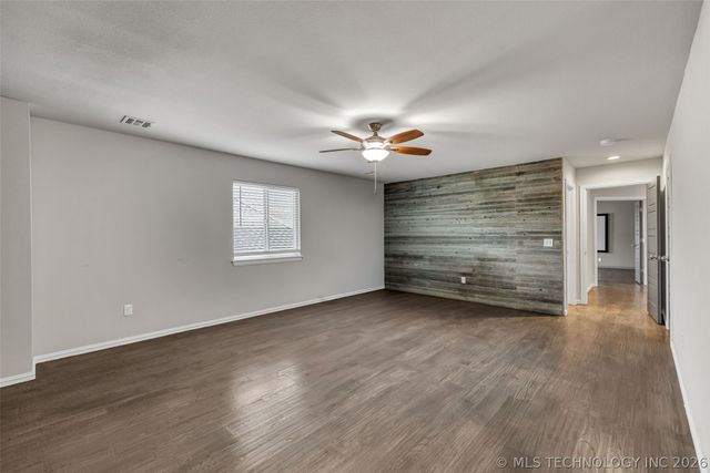 6951 E 125th Place S, Bixby, OK 74008