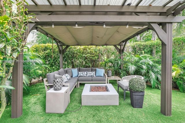 700 Vilabella Ave, Coral Gables, FL 33146