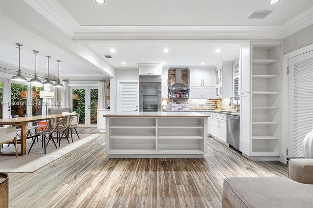 700 Vilabella Ave, Coral Gables, FL 33146