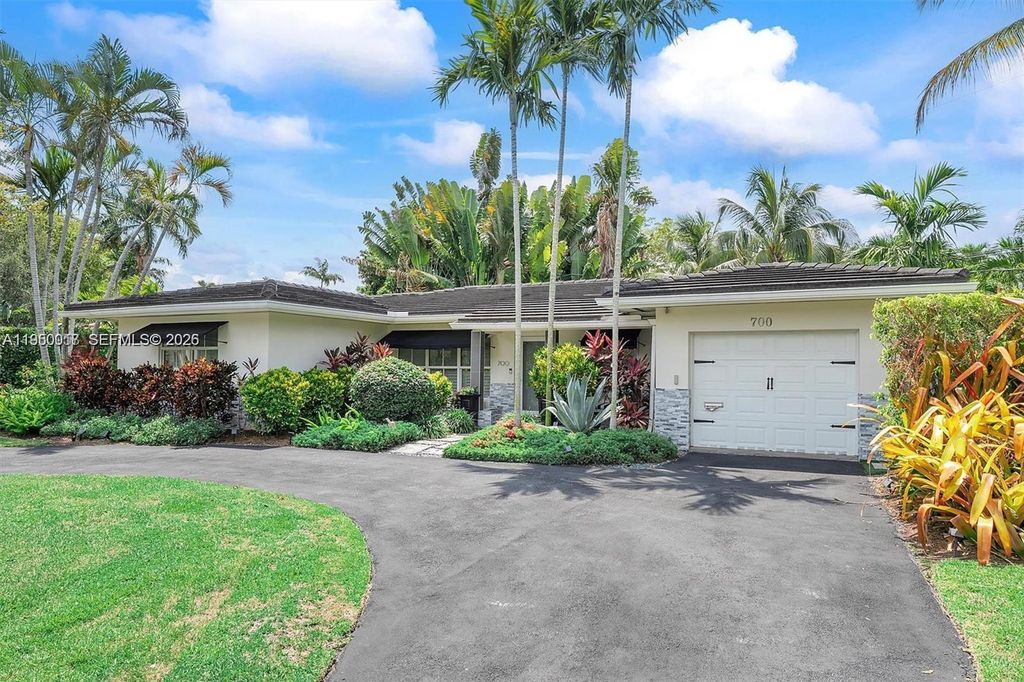 700 Vilabella Ave, Coral Gables, FL 33146