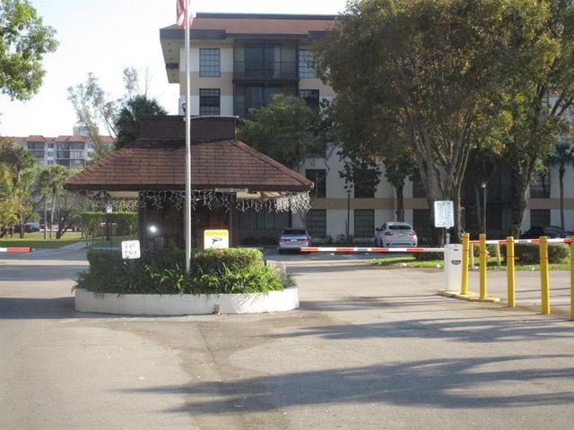 5570 NW 44th St 405A, Lauderhill, FL 33319