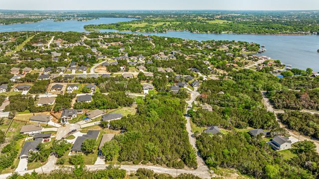 2604 Lakeridge Drive, Granbury, TX 76048