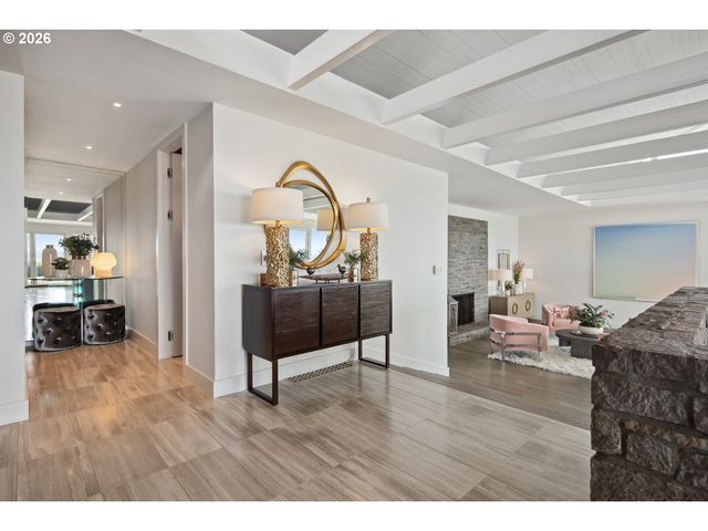 777 CHERRY Cir, Lake Oswego, OR 97034